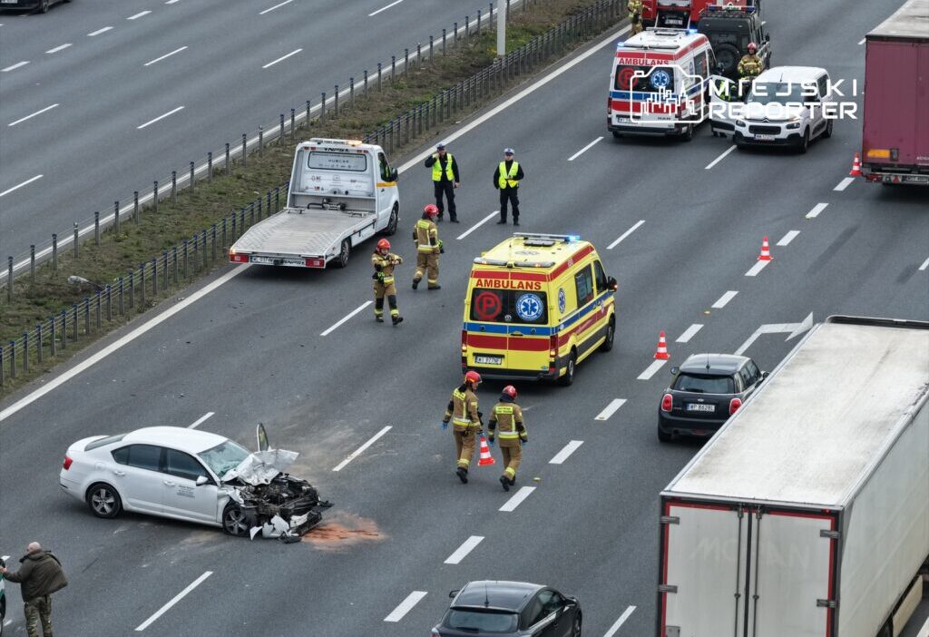 S2 yolunda uc arac carpisti biri asker olmak uzere iki kisi yaralandi buyuk trafik aksakliklari 23130