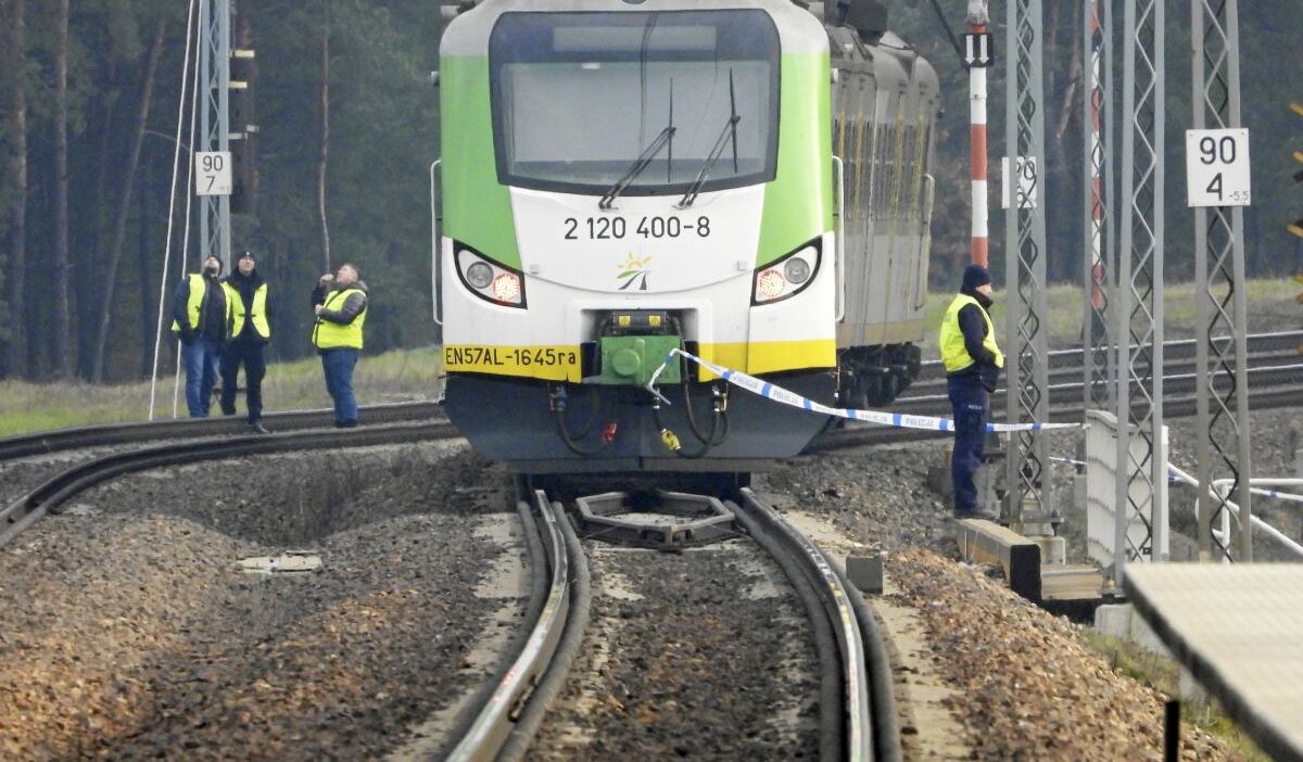 Sabotajcilar polonya dan nasil kacti kirmizi bayraklar uzmani 24218