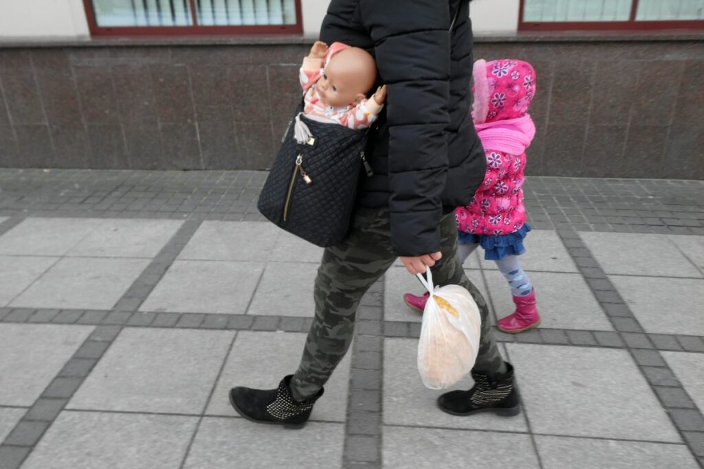 sarhos bir anne cocugunu kresten almaya geldi bu alkolmetre tarafindan gosterilen sonuctur 21763