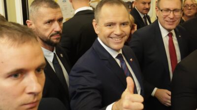 Secimlerin ikinci turu simdi yapilsaydi ne olurdu polonyalilar nawrocki ve trzaskowski nin sansini degerlendirdi 22619