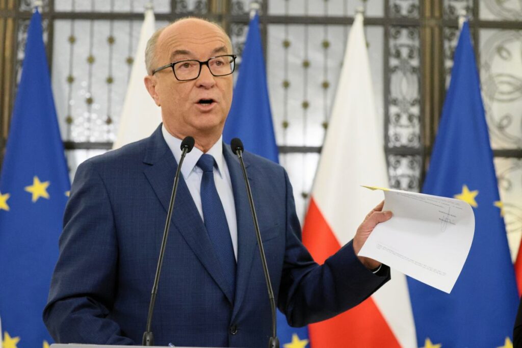 sejm de milletvekilleri icin buyuk degisiklikler carlik kararnameyi imzaladi 24215