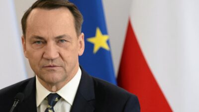 Sikorski trump in ukrayna plani konusunda kararli bu kararlara dahil edilmeyi talep ediyoruz 24428