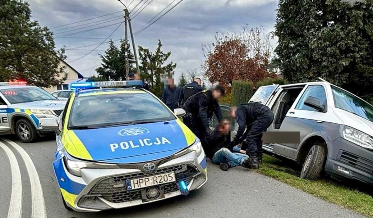 Silezya sokaklarinda polis kovalamacasi i ki cek vatandasi yakalandi 22224