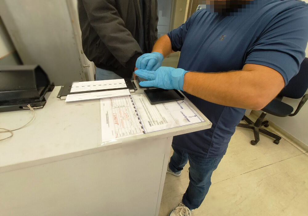 Sizden kurtulmaliyiz bu sozler bir musteri tarafindan kendisine hizmet eden ukrayna vatandasi bir calisana soylenmistir 21997