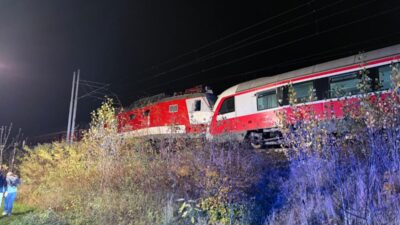 Slovakya da tren carpisti duzinelerce yarali 22233