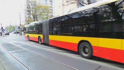 Solidarno ci caddesi nde bir otobusun ani fren yapmasi 4 kisi hastaneye kaldirildi 24245