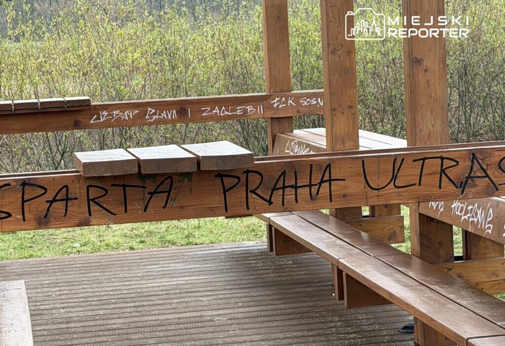 Sparta taraftarlarinin ziyaretinin ardindan pole mokotowskie de harap olmus biyosenotik bahce 26466