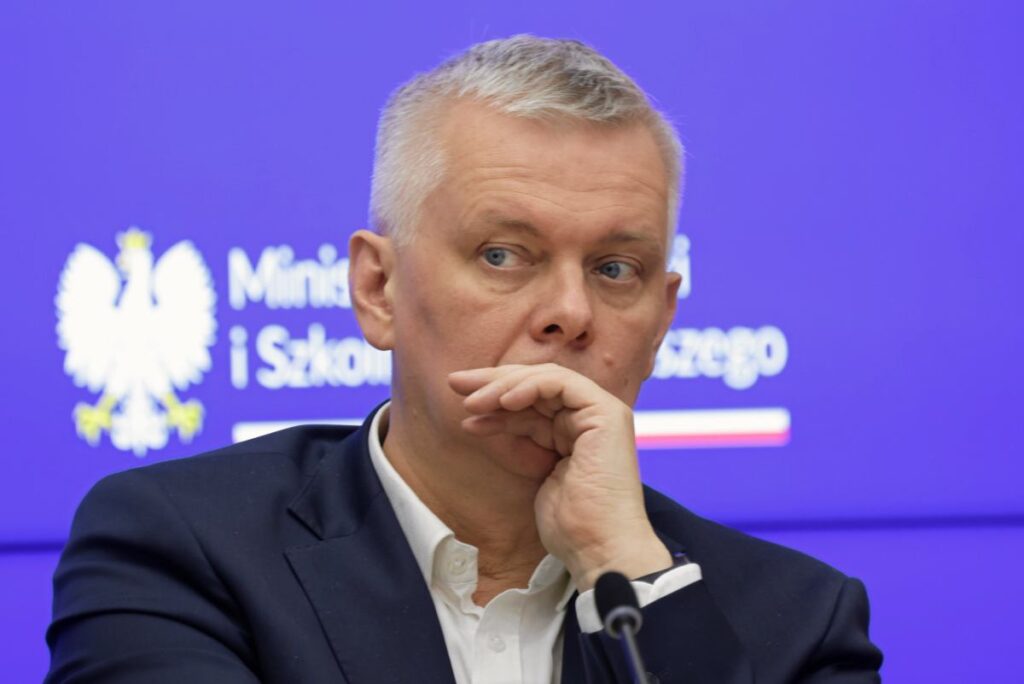 subay rutbeleri konusunda anlasmazlik siemoniak nawrocki nin kararindan sonra gurledi duda kurallara uydu 21961