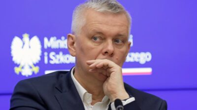 Subay rutbeleri konusunda anlasmazlik siemoniak nawrocki nin kararindan sonra gurledi duda kurallara uydu 21961