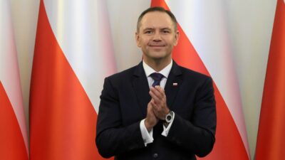 Trump gibi davraniyor eski disisleri bakanligi sefinden nawrocki ye elestiri 25698