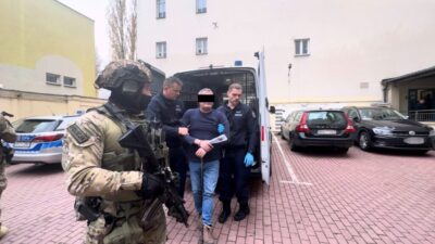 Turk mafyasinin tamircisi varsova nin merkezinde tutuklandi adam cinayetler adam kacirmalar ve kisilere yonelik silahli saldirilarla baglantili 22816