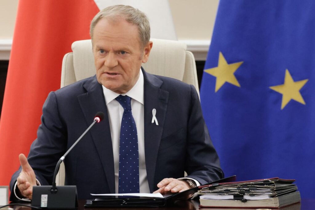 tusk dunyanin durumu hakkinda endiseli olumcul kombinasyon 26288