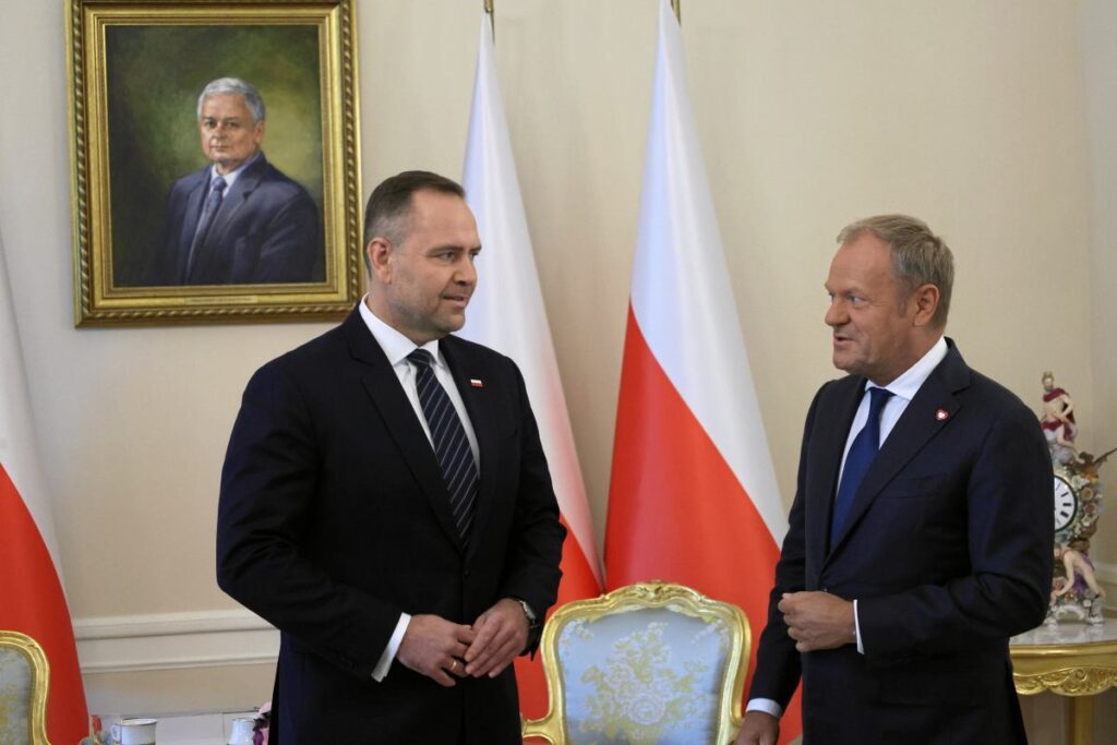 tusk nawrocki hattinda gerginlik kim daha iyi politikaci hafif avantaj sondage 22164