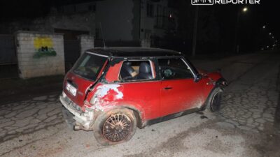 Uc araba carpisti araclardan birinden iki kisi kacti diger ikisi sarhostu 26778