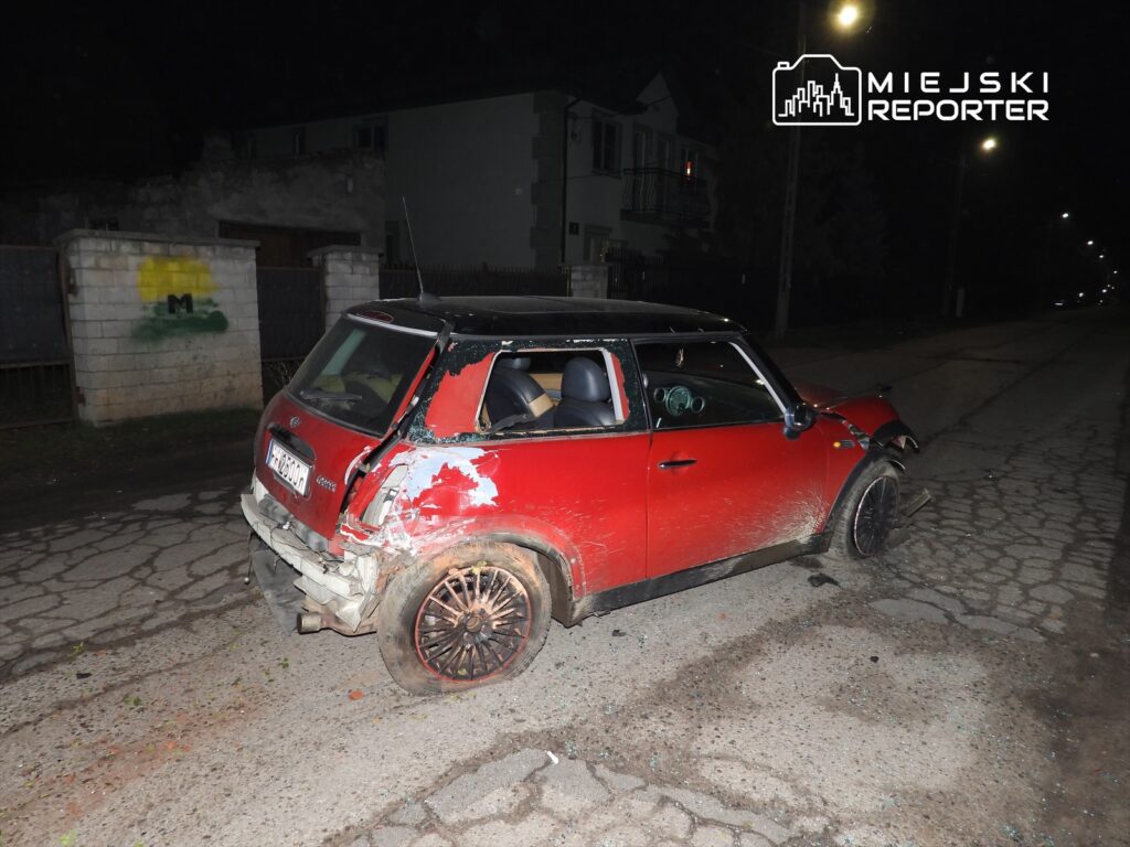 uc araba carpisti araclardan birinden iki kisi kacti diger ikisi sarhostu 26778