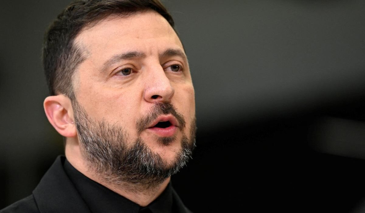 Ukrayna da yolsuzluk skandali zelenskiy nin arkadasi servislerin buyuteci altinda 22482