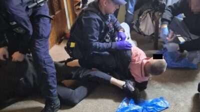 Ukrayna vatandaslarina saldirdilar silah ve musta benzeri bir nesne tasiyorlardi vi deo 23127