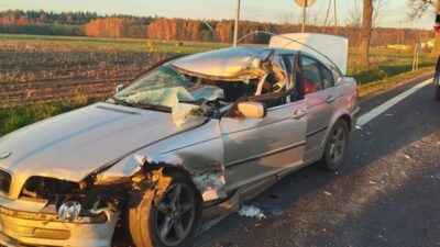 Ulusal otoyolda bir kamyon ile bir bmw carpisti bir kisi hastaneye kaldirildi 21378