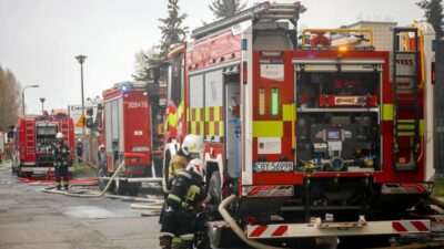 Uw arazisinde yangin bir seyler oldugunu hemen fark etti yaklasik 200 kisi tahliye edildi 23139