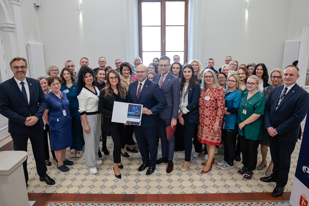 Varsova cocuk hastanesi yuksek kaliteli tesislerin seckin grubunda 21671