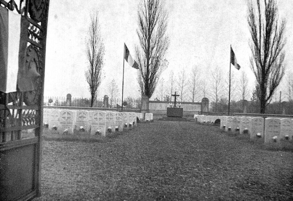 Varsova daki i talyan askerleri mezarligi neredeyse 100 yillik bir tarih ve burada yatan 2 000 den fazla asker 22158