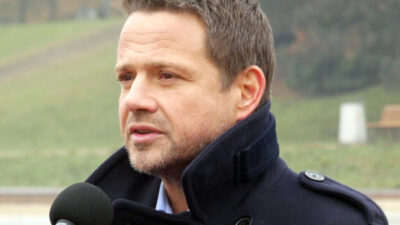 Varsova meclis uyeleri trzaskowski ye en yuksek maasi verdi 24504