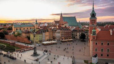 Varsova polisinden acil mesaj her sey 11 kasim ile ilgili ozel bir bolge olusturulacak 22119