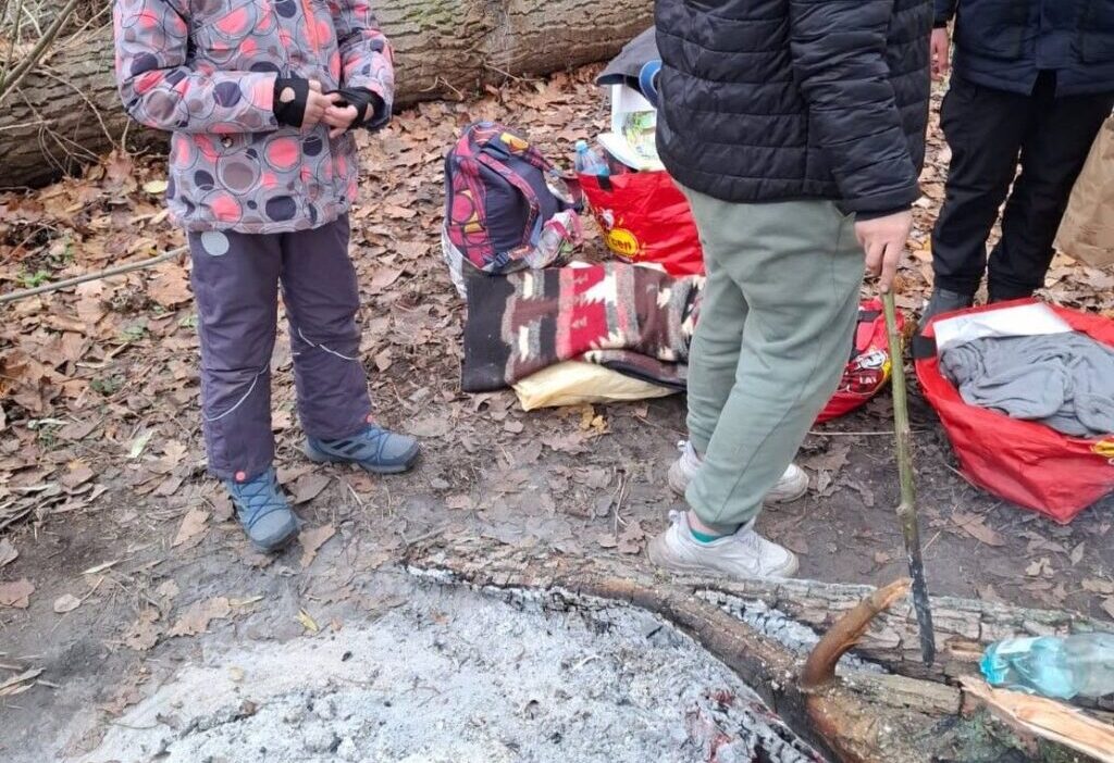 Vistula nehri nden kurtarilan multeci aile bolge sakinlerinin ve hizmetlerin tepkisi sayesinde kurtarildi 25321