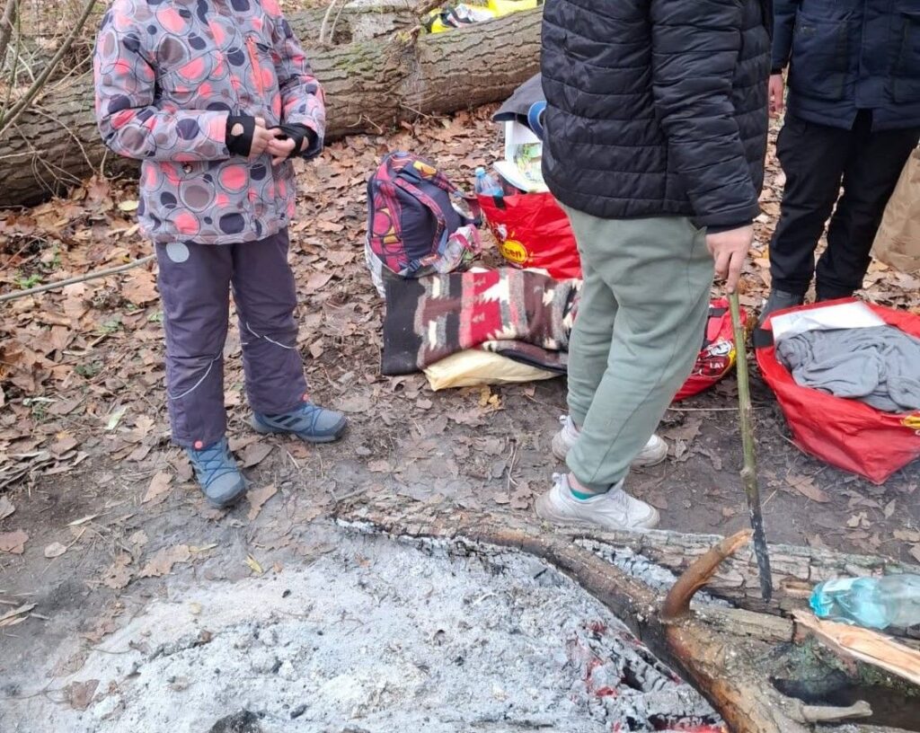 vistula nehri nden kurtarilan multeci aile bolge sakinlerinin ve hizmetlerin tepkisi sayesinde kurtarildi 25321