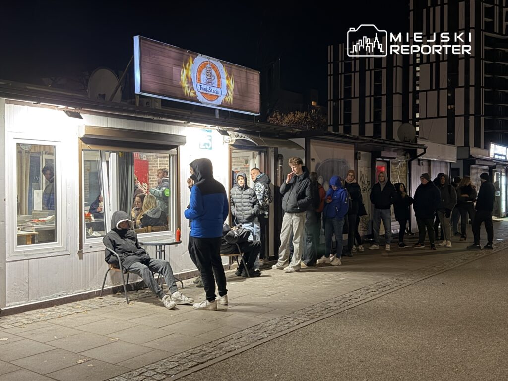 walbrzyska daki carsidaki kucuk kebap unlu youtuber in elestirisinin ardindan kusatma altinda 23033