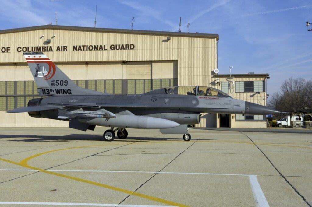 washington yakinlarindaki bir askeri uste supheli sevkiyat birkac kisi hastaneye kaldirildi 21718