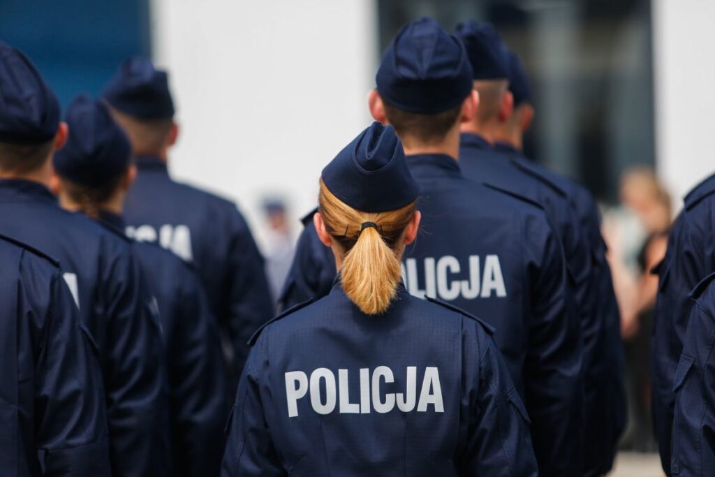 wielkopolska dan iki polis memuru gozaltina alindi medya olay uyusturucu ile ilgili olabilir 21372