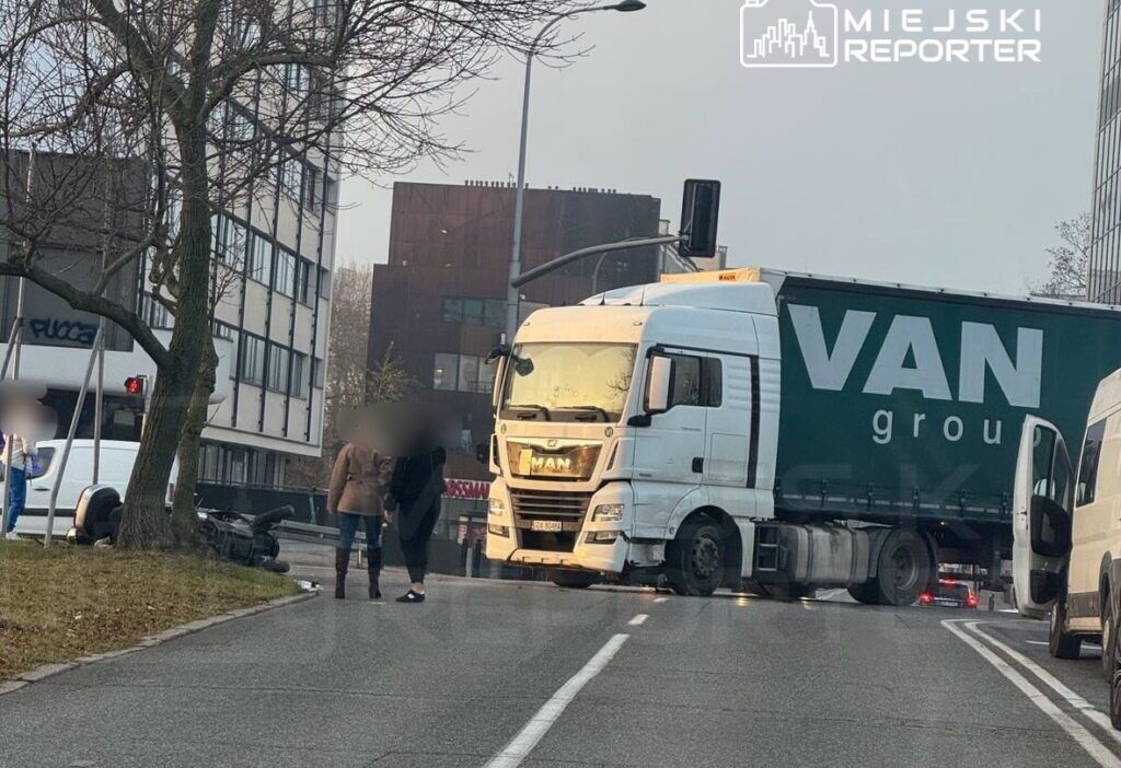 Wis ostrada da bir kamyon ile bir motosikletli arasinda carpisma 21844