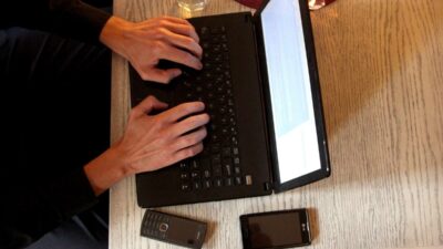 Wroc aw daki olay digerlerinin yani sira 200 yasinda bir adam da oy kullandi belediye bildirimde bulundu 21511