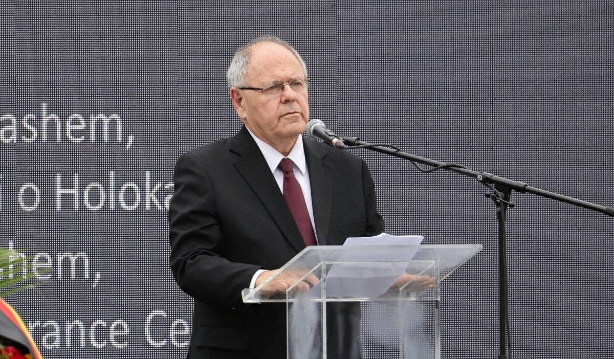 Yad vashem girisinde firtina enstitu baskani sikorski nin sozlerine tepki gosterdi 25369