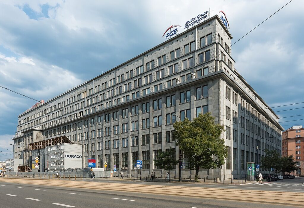 Yapinin her acilisi baska surprizleri de beraberinde getiriyor bgk binasinin yenilenmesi devam ediyor 22251