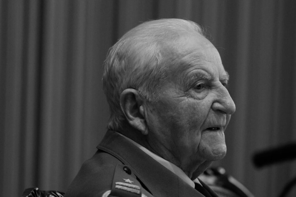 yarbay zbigniew rylski hayatini kaybetti varsova ayaklanmasinin kahramani 102 yasinda hayata veda etti 21958