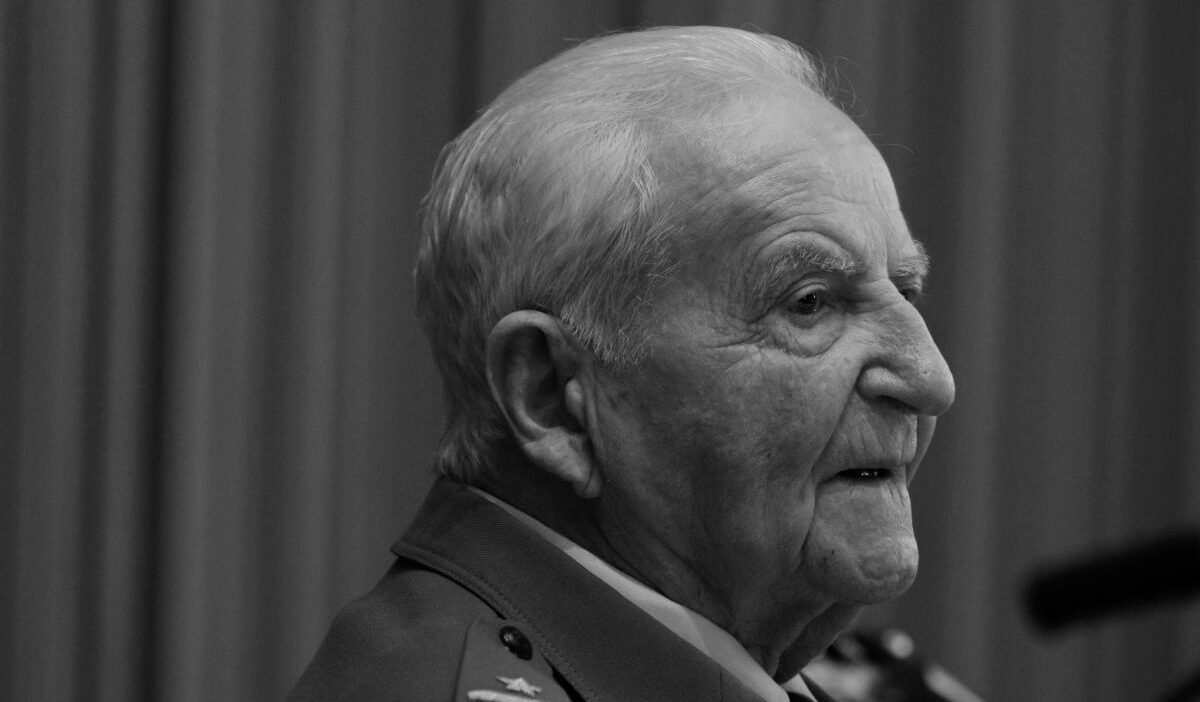 Yarbay zbigniew rylski hayatini kaybetti varsova ayaklanmasinin kahramani 102 yasinda hayata veda etti 21958