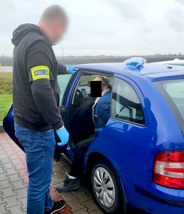 yasli vatandaslari dolandirdilar gozaltina alindilar ve tutuklandilar 21591