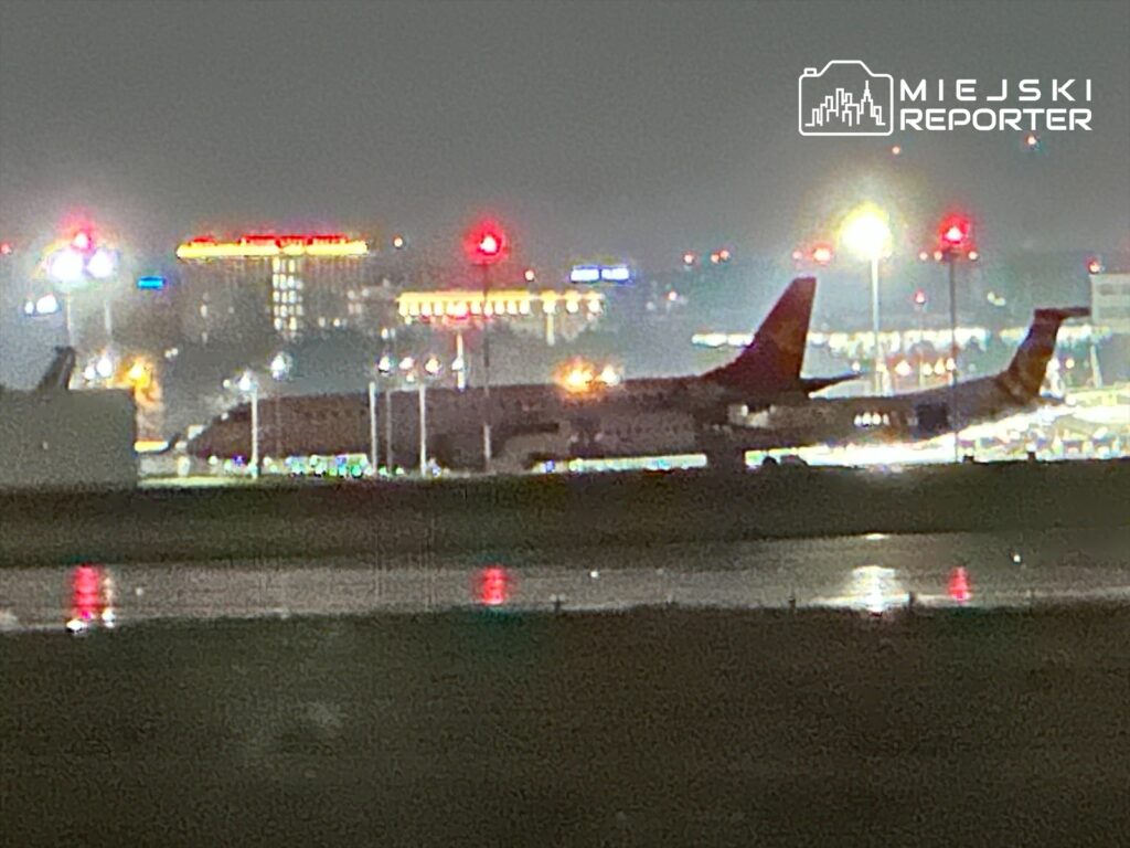 yolcunun telefonu ucakta alev aldi lot ucagi ok cie ye geri dondu 24999