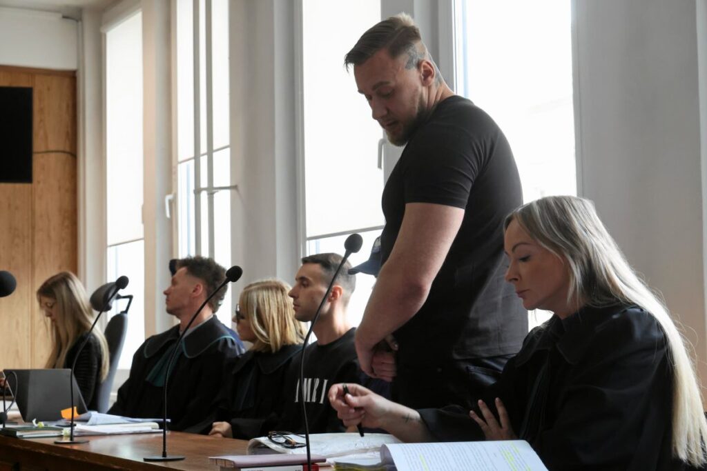 zak buna dayanamadi ve savciyi yalancilikla sucladi hanimefendinin benden ozur dilemesini istiyorum dedi 25248