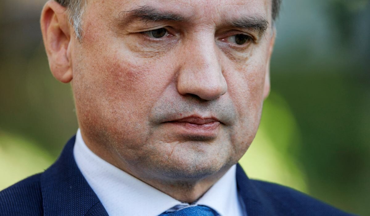 Zbigniew ziobra davasinda savcilik harekete gecti pis milletvekilinin mal varliginin guvence altina alinmasina karar verildi 24482