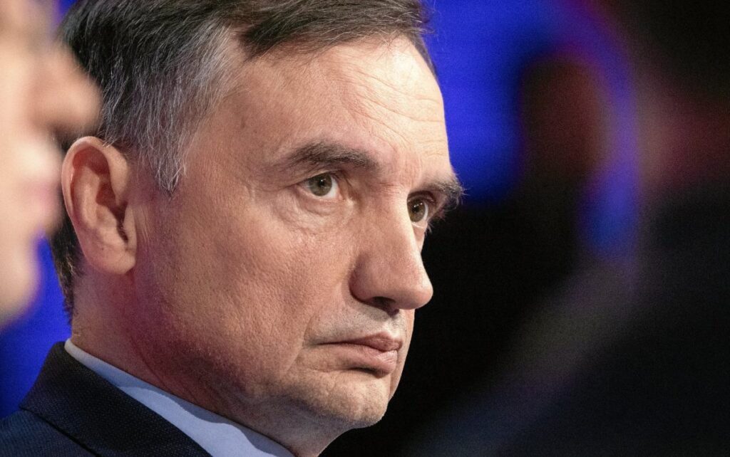 zbigniew ziobro bir karsi hamleyle karsilik verdi belgenin ifsa edilmesinin ardindan savciliga yapilan bildirim 20902