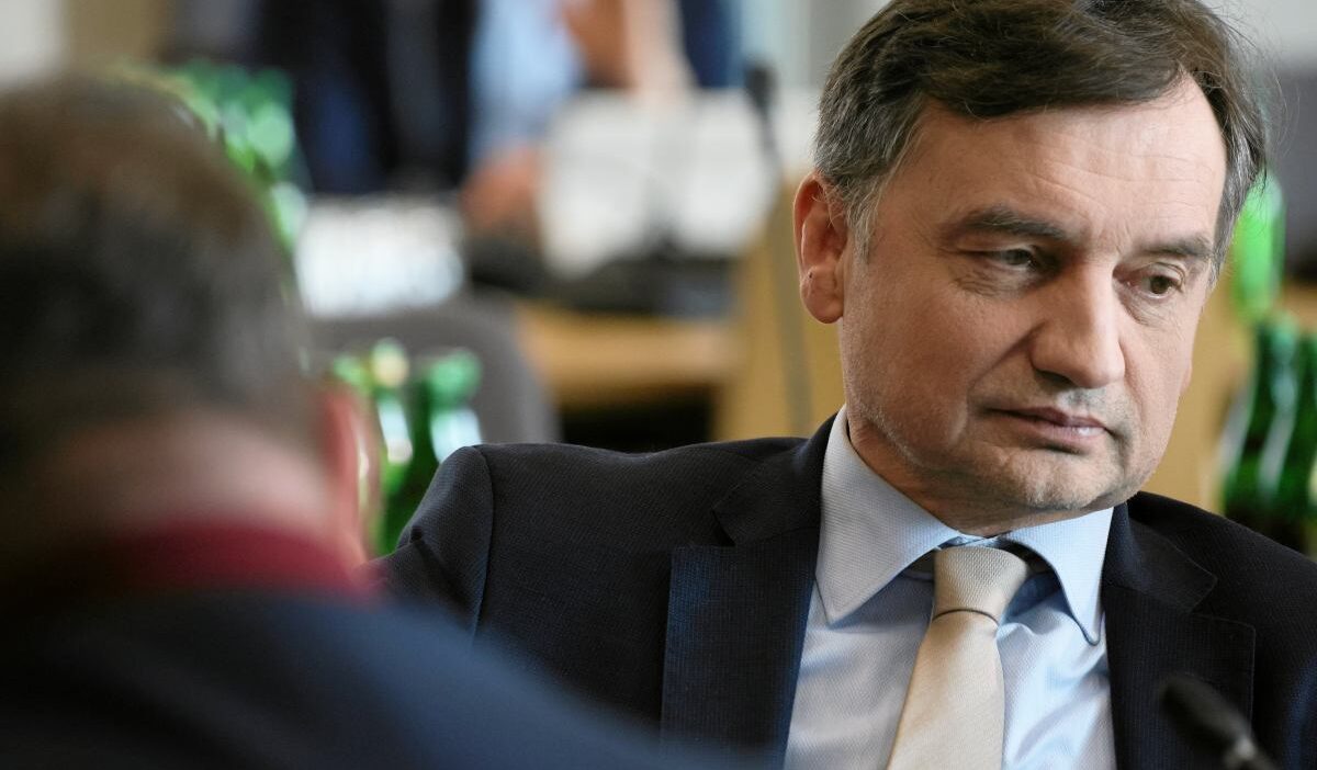 Zbigniew ziobro gozaltina alinmali mi polonyalilar boyle cevap verdi 20572