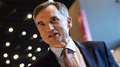 Zbigniew ziobro savciliga bildirimde bulundugunu duyurdu dokunulmazligindan feragat etmesiyle ilgili 20754