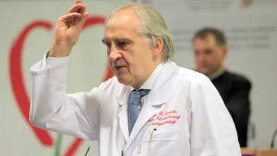 Zembala religa nin daha once bulundugu yere tirmaniyordu sadece rektor olamadi 21979