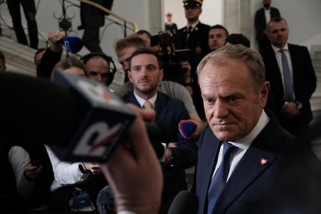 ziobra yi simdi ne bekliyor tusk budapeste ye komando gondermeyecegim 21916