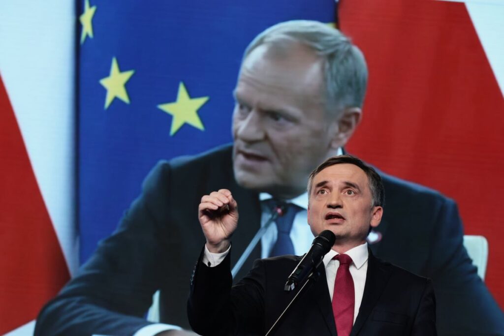 ziobro bir girisle sasirtti sejm deki oylamalarin ardindan soz aldi tusk i sucladi 21991