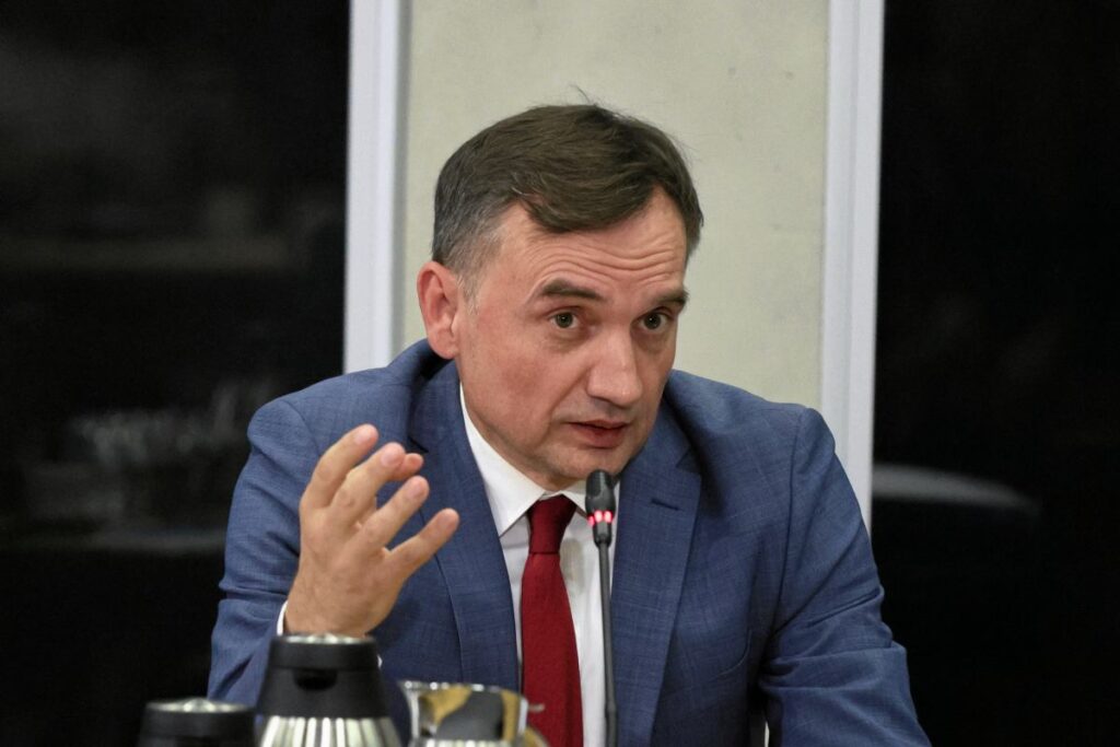 ziobro polonya ya donmeli mi polonyalilar son derece hemfikir sondage 23077