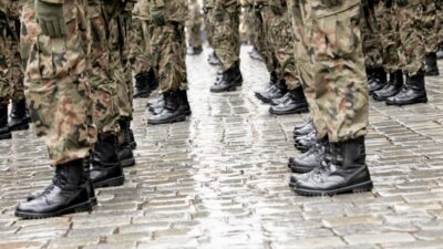 Zorunlu askerlik geri getirilmeli mi polonyalilarin ne dusundugu biliniyor sondage 26528